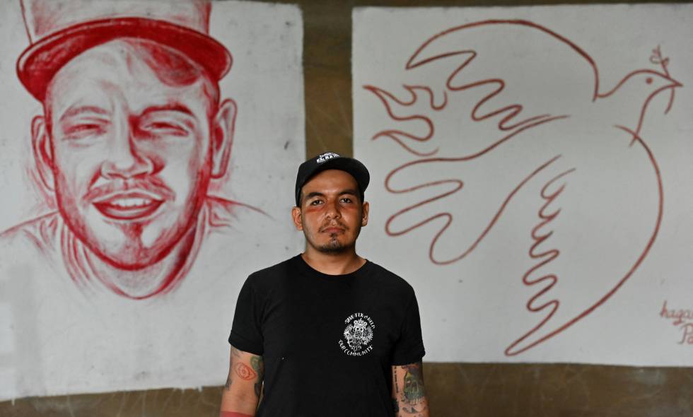 Edgar Guillermo Vallejo Guarin - Julian Castillo, es el artista que hace obras y las pinta con sangre humana