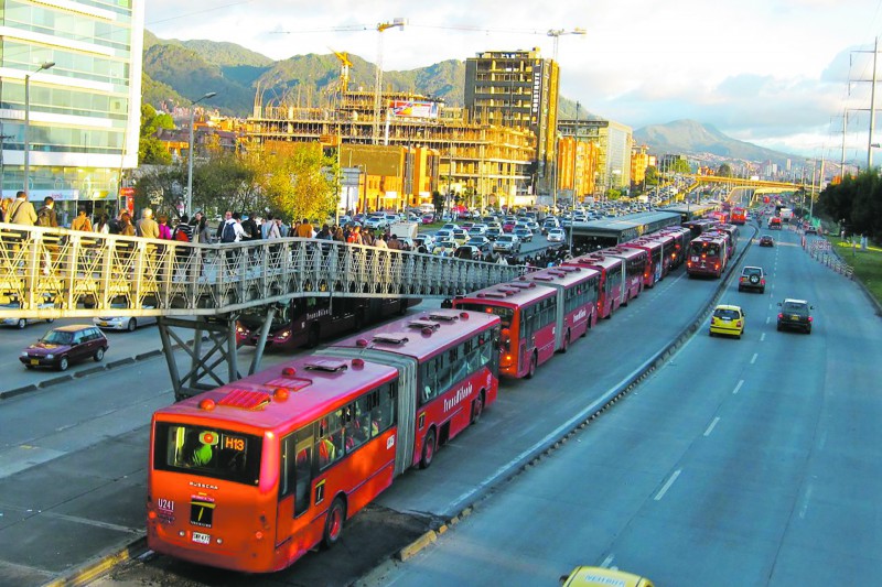 Hombre murió al interior de un bus de Transmilenio - ruben dario