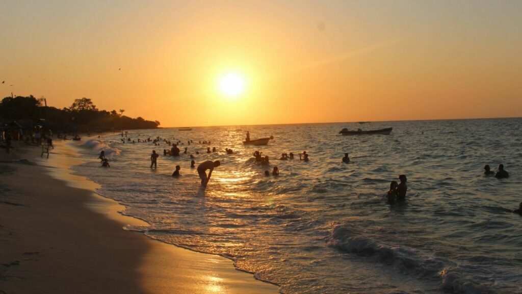 Turista estadounidense muere en playas de Cartagena - Ruben Dario Lozano